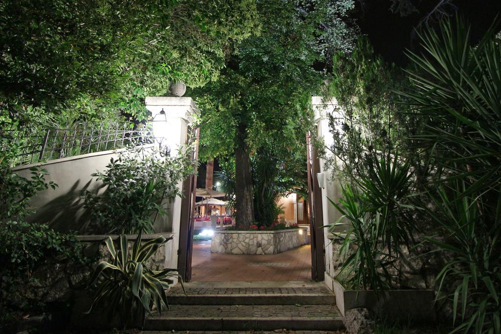 Villa Kappa Tivoli Zimmer foto